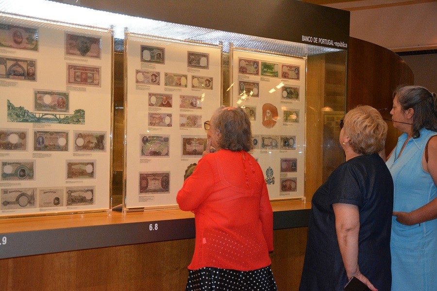 Participantes do Eu e a Minha Reforma visitam Museu do Papel Moeda